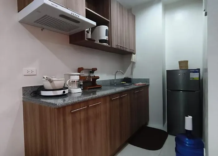 Midpoint Residences 1br With Gym Near It Oakridge And Astra Apartment